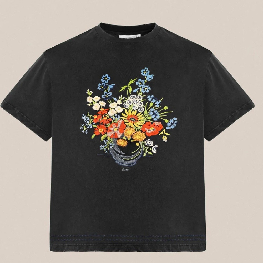 Found/Free People Bouquet Flowers Tee in Vintage Black Size XS. NWT